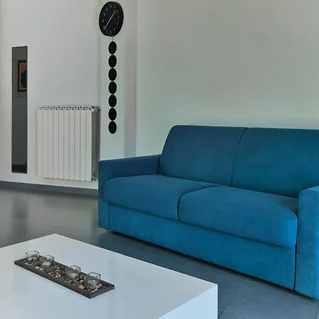 Navis' House * Μπάρι